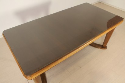 Tavolo anni 30, legno massello, impiallacciato, mogano, impiallacciatura di radica, vetro di protezione, protezione sul piano, rottura, buone condizioni, piccoli segni di usura, parte di arredo completo 