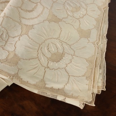 Tablecloth with 12 Napkins