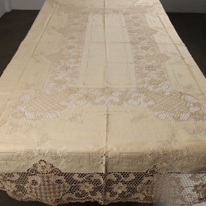 Tablecloth with 12 Napkins