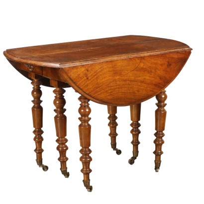 Tavolo a Bandelle in Noce