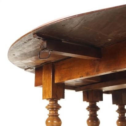 TAVOLO A BANDELLE,Tavolo a Bandelle in Noce