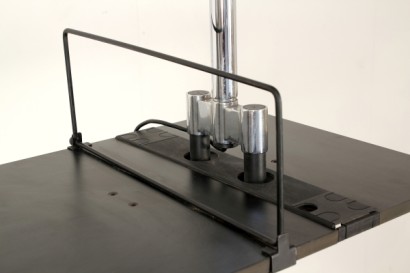 Scrivania ufficio Tecno, legno ricoperto in formica, metallo verniciato, metallo cromato, buone condizioni, piccoli segni di usura