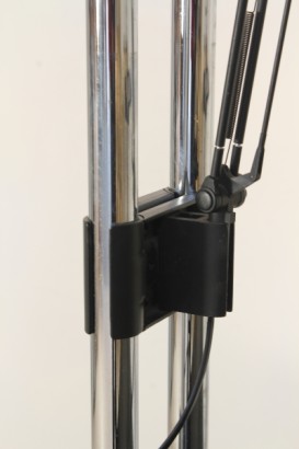 Scrivania ufficio Tecno, legno ricoperto in formica, metallo verniciato, metallo cromato, buone condizioni, piccoli segni di usura
