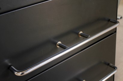 Scrivania ufficio Tecno, legno ricoperto in formica, metallo verniciato, metallo cromato, buone condizioni, piccoli segni di usura