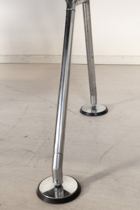 Scrivania ufficio Tecno, legno ricoperto in formica, metallo verniciato, metallo cromato, buone condizioni, piccoli segni di usura