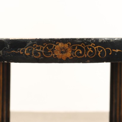 CHINOISERIE-TISCH, Schwarz lackierter Holztisch