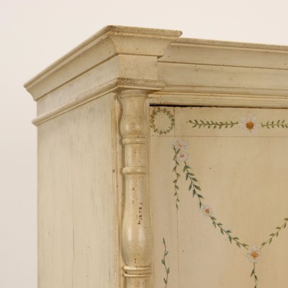 Armoire, buffet en bois laqué et peint