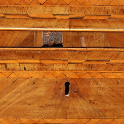 cómoda, cómoda neoclásica