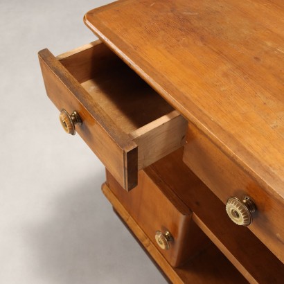 Deux tables de chevet des années 1940 0apostrop