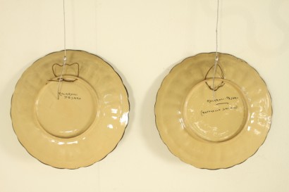 antiquariato, ceramica, Molaroni, Pesaro, 1940-50, coppia di piatti, ceramiche policrome, Raffaello Sanzio, Giovane donna del Pollaiolo
