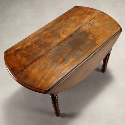 Tavolo,Tavolo in Noce