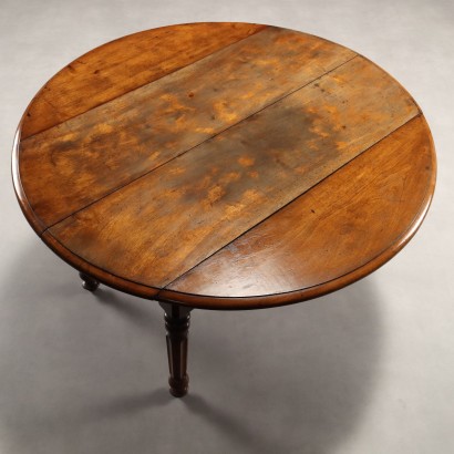 Tavolo,Tavolo in Noce