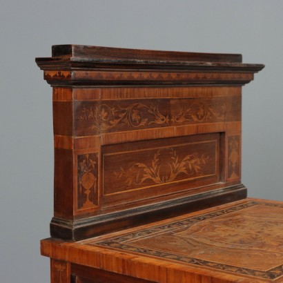 Comodino,Comodino Inizio XX Secolo