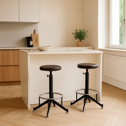 Due Sgabelli vintage anni 60-70