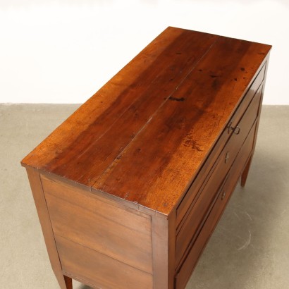 Cómoda Directorio, Cómoda Directorio en nogal