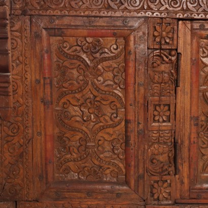 SIDEBOARD, Sideboard in Carved Exotic Wood