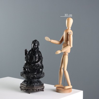 Guanyin in Pietra Scura