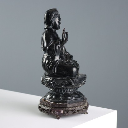 Guanyin in Pietra Scura