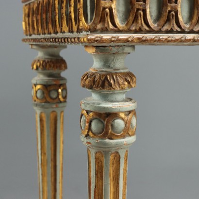 TAVOLINO,Tavolino in Stile Neclassico