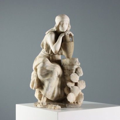 Giovane Donna al Pozzo Scultura in Marmo