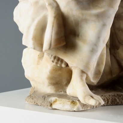 Giovane Donna al Pozzo Scultura in Mar