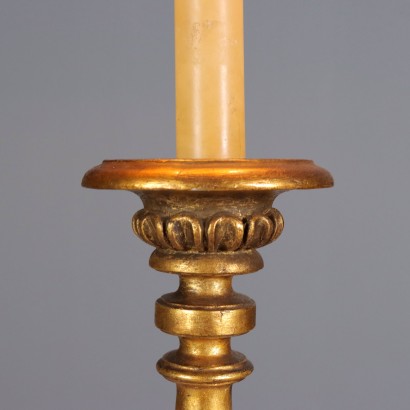 Lámpara de pie, Lámpara de pie de estilo neoclásico