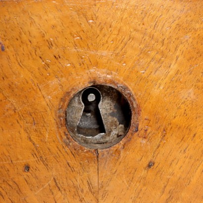 Cómoda Cappuccino, Cómoda Luis Felipe en nogal