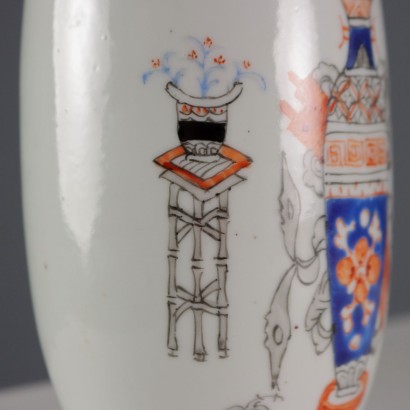 Vaso in Porcellana con Motivo Dipinto