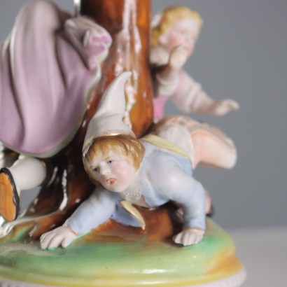 Par de candelabros de porcelana