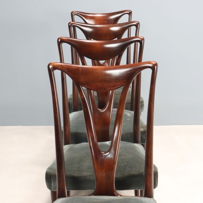 Huit chaises des années 1950