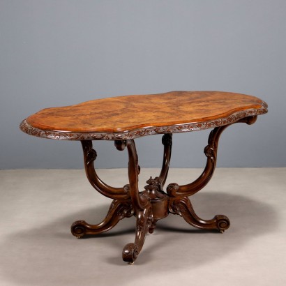 Tavolo a Biscotto in Noce