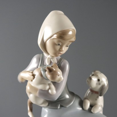 Ragazza con Gatto e Cucciolo in Porcel