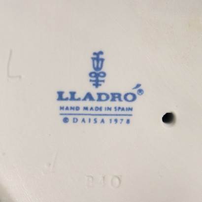 Ragazza con Gatto e Cucciolo in Porcel