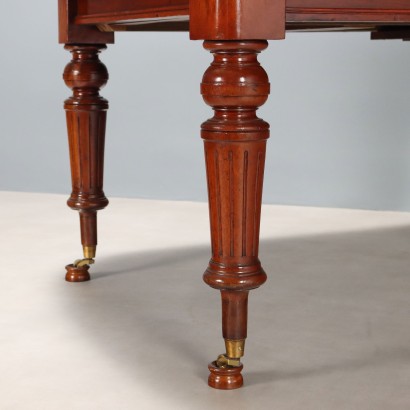 TABLE, Extendable Table, Extendable Mahogany Table