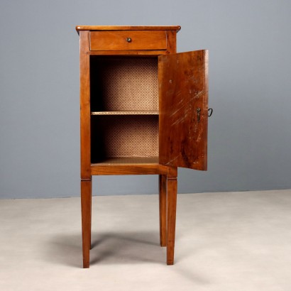 Comodino,Comodino in Noce