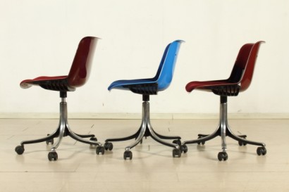 Tecno Office chairs, three chairs, shell in polyamide, aluminium base, good condition