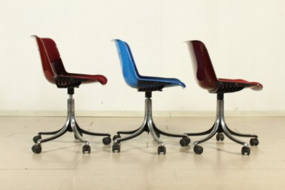 Tecno Office chairs, three chairs, shell in polyamide, aluminium base, good condition