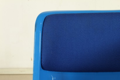 Tecno Office chairs, three chairs, shell in polyamide, aluminium base, good condition