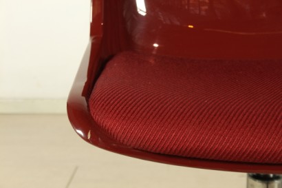 Tecno Office chairs, three chairs, shell in polyamide, aluminium base, good condition