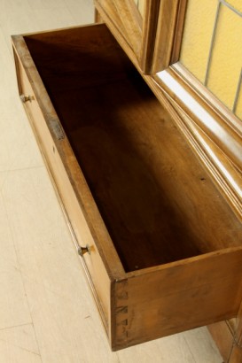 Bibliothek 2 Glas-Türen, Türen, verbleiten Scheiben, Schublade, kannelierte Säulen, wandte sich Füße