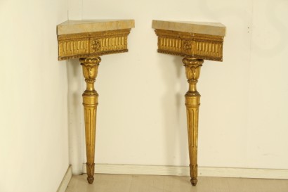 Coppia etagere ad angolo