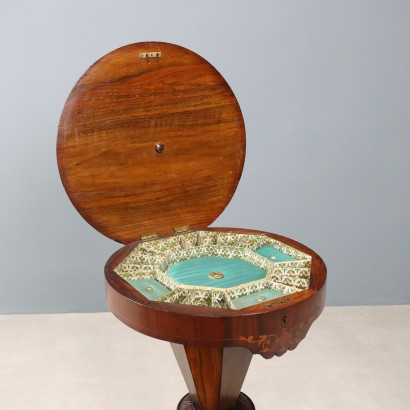 TAVOLINO DA LAVORO,Tavolino da Cucito in Noce