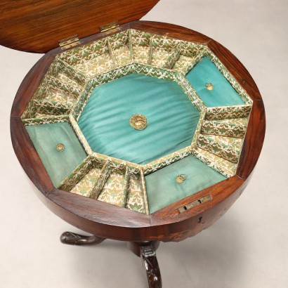 TAVOLINO DA LAVORO,Tavolino da Cucito in Noce