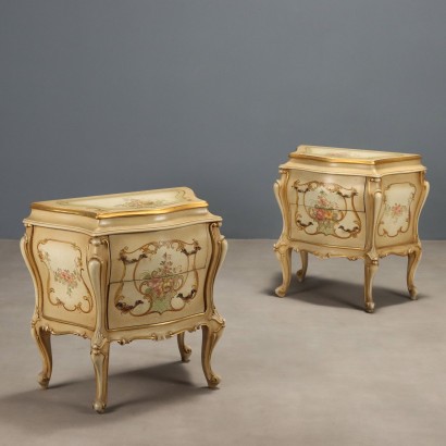 Coppia di Comodini in Stile Barocchetto Veneziano