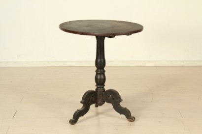 Sailing lacquered coffee table