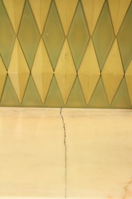 Mobile bar 50 years, elegant, veneered, rosewood, lacquered Interior, mirrors and glass, marble and Crystal, riser and back in wood, brass, good condition