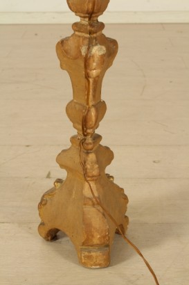 antiques, objets d'art, 700, twist, lamp, carved wood, gold coin