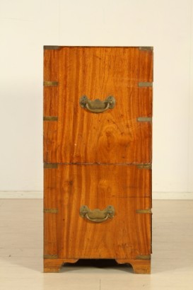 Dresser marina, two bodies, bracket feet, eight drawers, retractable, front flips, three small drawers, door, leather inserts, side handles, original fittings