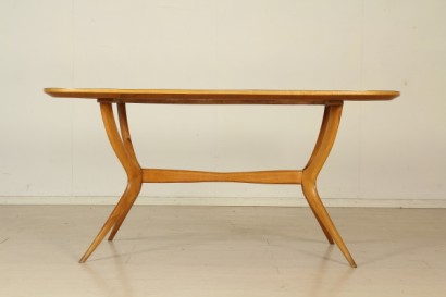 Tavolo anni 50, struttura in legno, legno di faggio, ricoperto in formica, buone condizioni