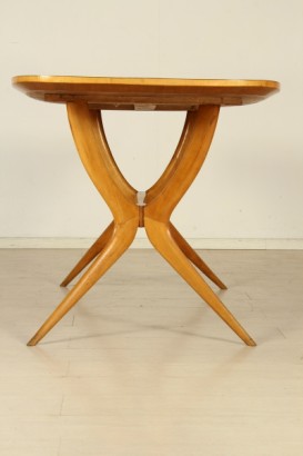 Tavolo anni 50, struttura in legno, legno di faggio, ricoperto in formica, buone condizioni